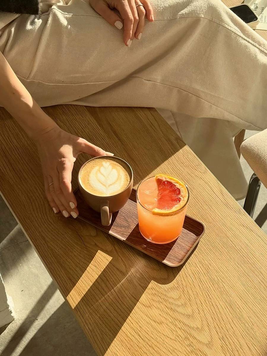 Flat white и домашна грејпфрут сода