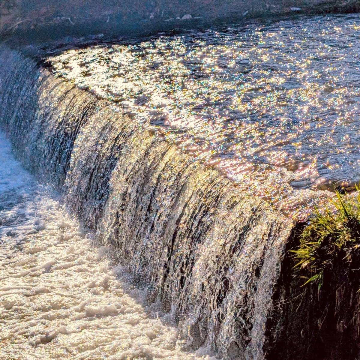 Водопад крај реката
